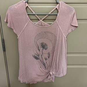 American Eagle- T-Shirt- Cut outs on back- Good condition